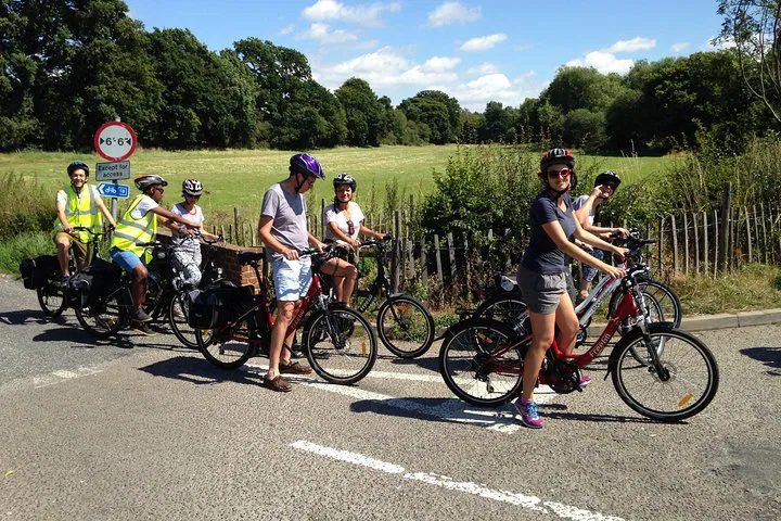 Kent's Countryside: E-Bike Adventure Through History & Vineyards