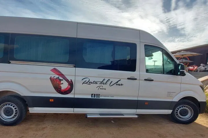 Luxurious Valle de Guadalupe Group Transfers: Ride in Style!