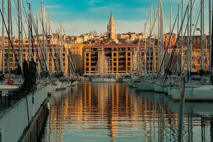 Marseille: Self-Guided Historic Walk from Cathedral to Coast