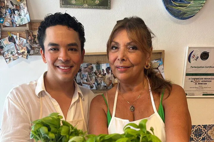 Genoese Cooking Secrets: Focaccia, Pizza & Pesto Class with a Local