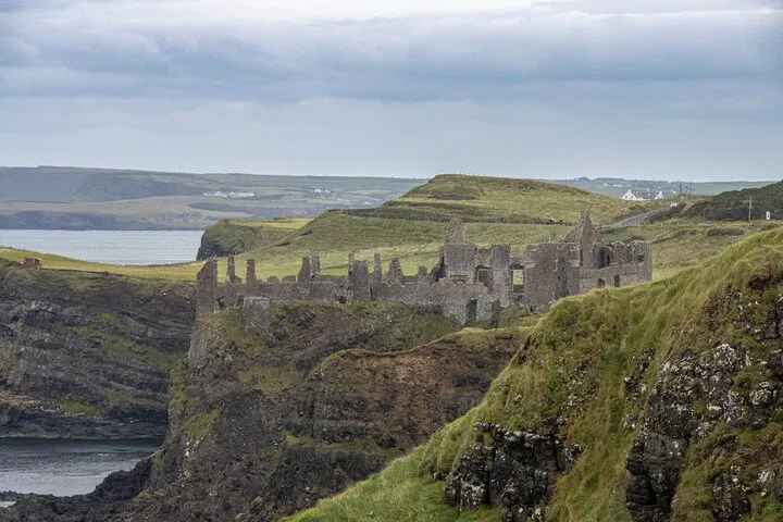Thrones & Causeway: Private Tour from Belfast