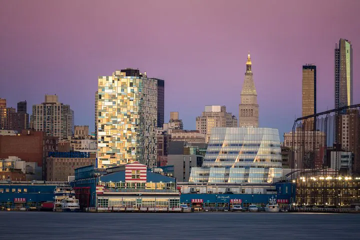 Uncover Chelsea's Architectural Gems & Art Scene with an Award-Winning NYC Guide