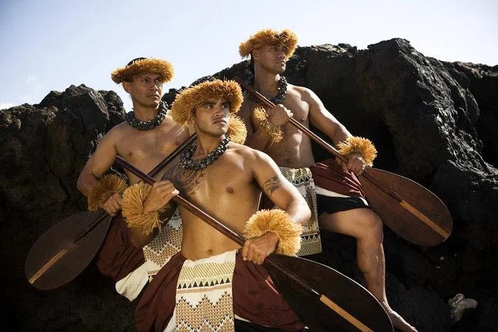 Big Island Luau: Feast, Show & Open Bar!
