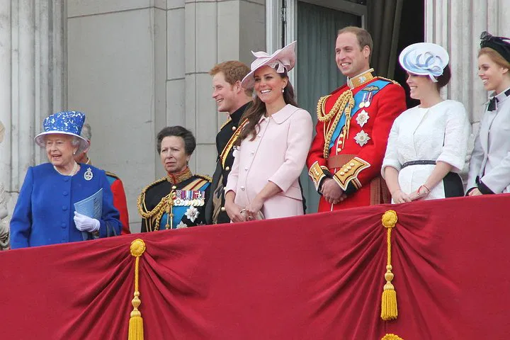 Relive Royal History: The Crown Netflix TV London Private Tour