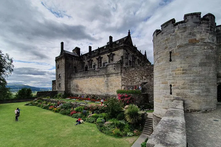 Edinburgh: Stirling Castle, Kelpies & Loch Lomond Day Trip