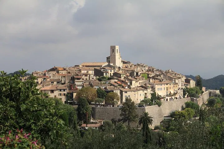 Discover Provence's Gems: A Half-Day Tour of Art, Perfume, and Breathtaking Views
