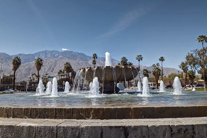 Palm Springs Scavenger Hunt: Downtown Adventure!