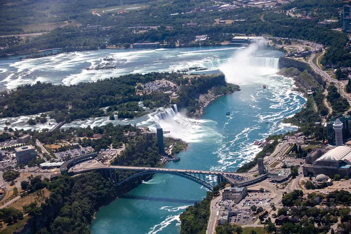Luxury Niagara: Private Helicopter Day Trip from NYC