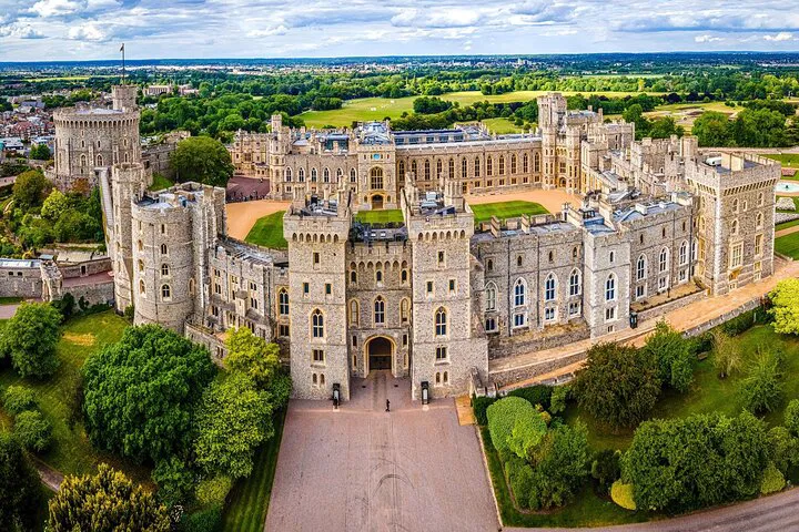 Windsor Castle Tour: See Royal History in 4 Hours!