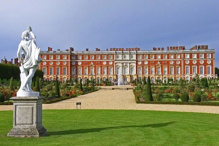 Hampton Court Palace: A Royal Day Trip Through Time