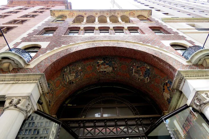 Philadelphia's Architectural Evolution: A Self-Guided Audio Adventure