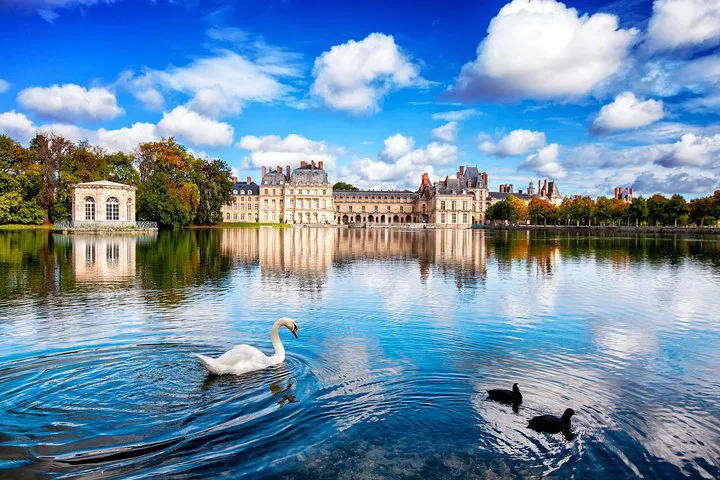 Unlock Royal History: A Private Fontainebleau & Vaux-le-Vicomte Day Trip from Paris