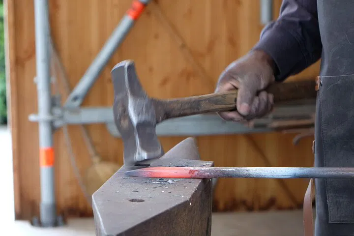 Saint-Denis: Craft Your Stone Art & Blacksmithing Skills!