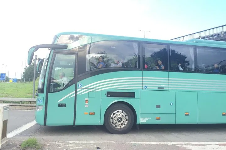 Effortless Luton Airport Transfers: Your London Gateway Awaits