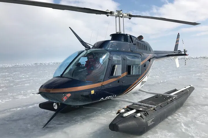 Niagara Falls: Soar Above in a Romantic Helicopter Flight!