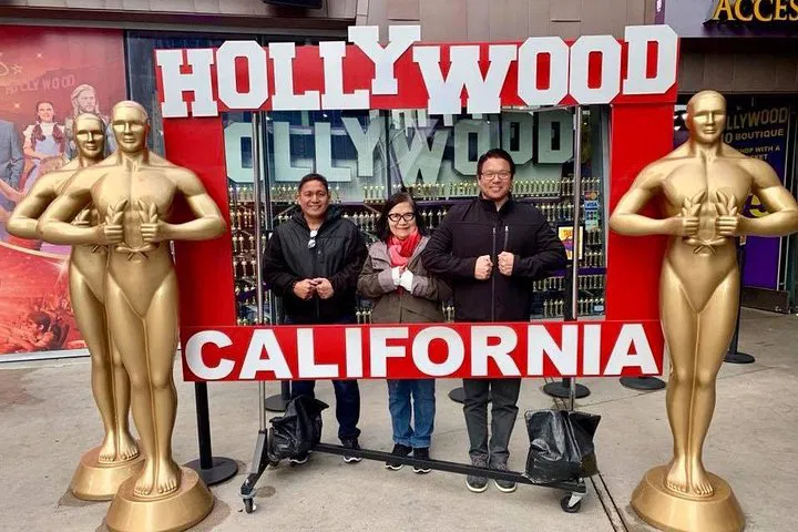 Discover LA's Charm: Hollywood Sign & Star Homes Afternoon Tour