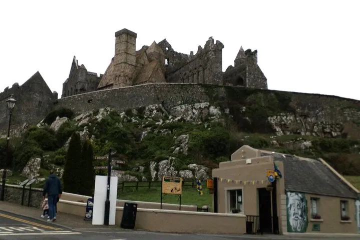 Luxury Dublin & Cashel Day Trip: Private Chauffeur Experience