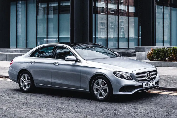 Executive Comfort: Seamless Stirling to Edinburgh Transfers
