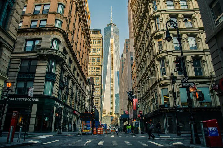 Manhattan Tour: Wall Street & 9/11 Memorial