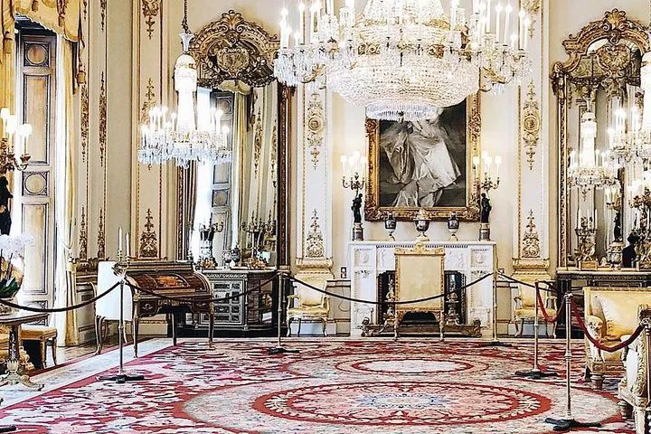 Royal London Unveiled: Witness History and Majesty on an Expert-Led Tour