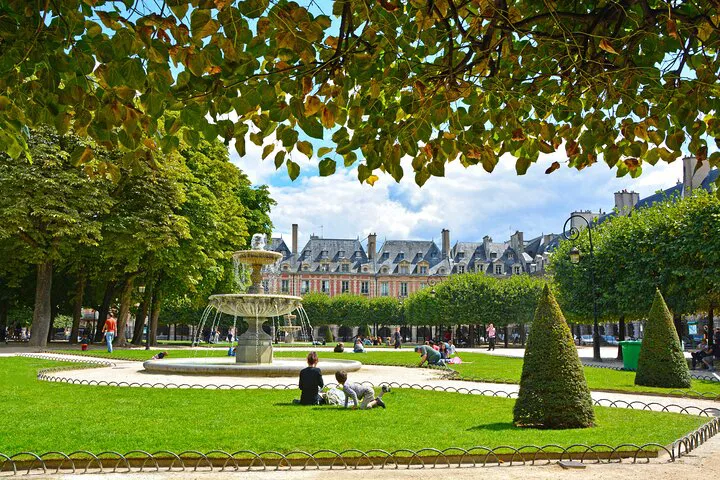 Savor Paris: Self-Guided Marais Culinary Audio Adventure