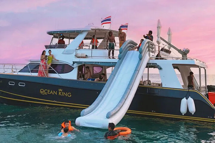 Phi Phi Island Yacht Tour: Snorkel, Dive & Luxury!