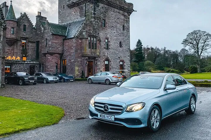 Luxury Edinburgh-Stirling Transfer: Travel in Style & Comfort