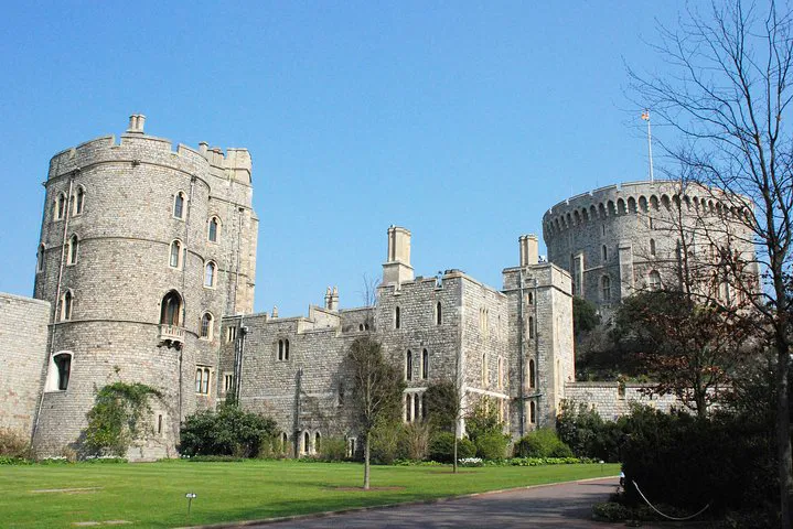 Uncover Royal History: Windsor, Stonehenge & Salisbury Private Tour
