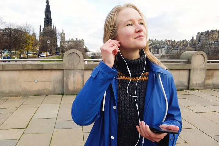 Uncover Edinburgh's Architectural Secrets: A New Town Audio Adventure