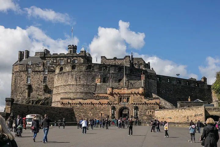 Uncover Edinburgh's Secrets: A Self-Guided Royal Mile Adventure