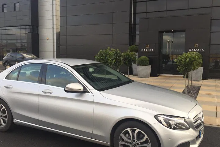 Luxury Golf Transfer: Glasgow Airport to St Andrews in Style