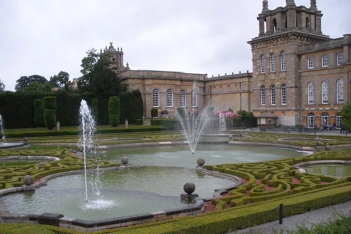 Unveil History: Blenheim Palace & Oxford Private Tour from London