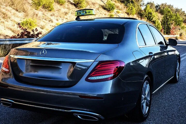 Stress-Free Saint-Tropez to Cannes Private Transfer: Arrive in Style!