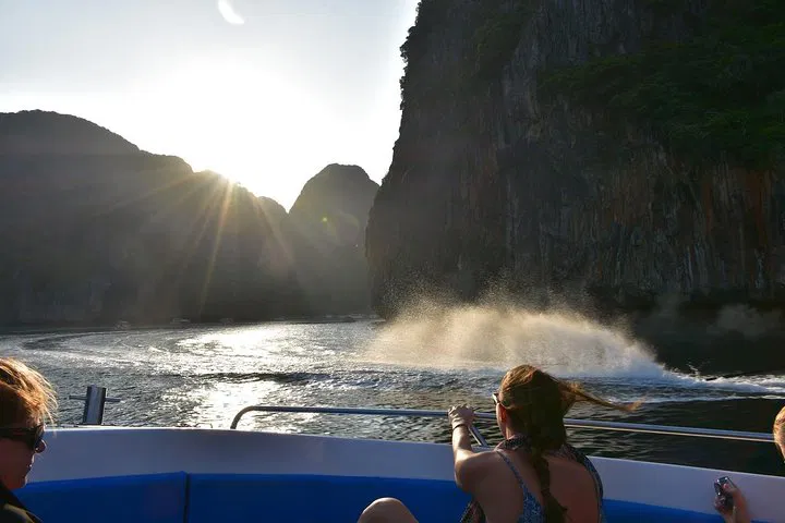 Sunrise Adventure: Beat the Crowds in Phi Phi & 4 Islands!