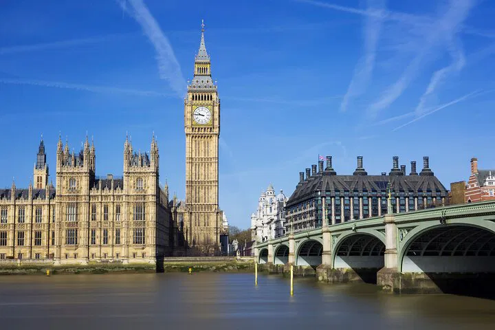 Uncover London's Secrets: A 90-Minute Local Guided Adventure