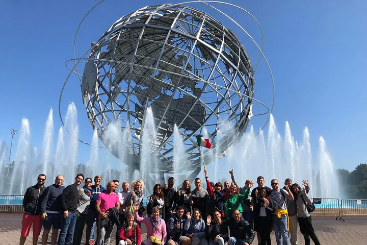 Discover NYC's Hidden Gems: A Contrasts Tour in Italian