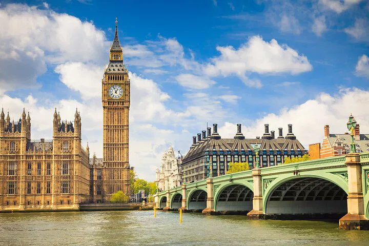 Uncover London's Underworld: Westminster Mob Revenge Quest!