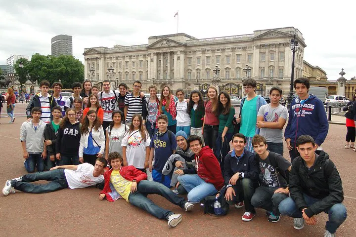 Uncover London's History: An Immersive 8-Day English Language Adventure