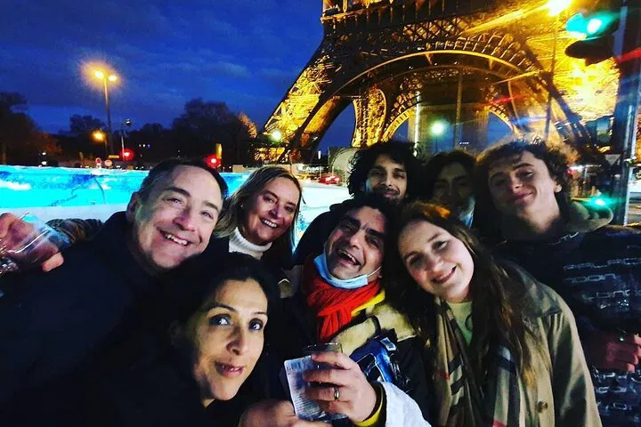 Paris by Night: Private Tuk-Tuk Tour of Illuminated Monuments