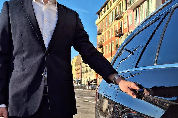 Nice Airport Transfer to Cannes: Private, Punctual