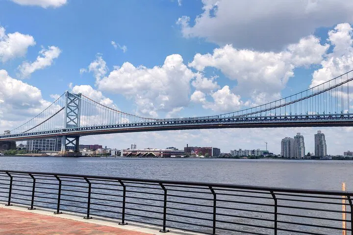 Historic Jog: Benjamin Franklin Bridge Fitness & Philly Views!