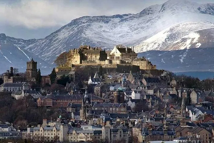 Italian Escape: Stirling, Whisky & St. Andrews Day Tour from Edinburgh