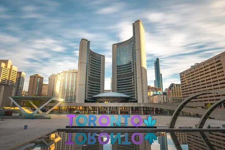 Uncover Toronto's Secrets: An Interactive Scavenger Hunt Adventure!