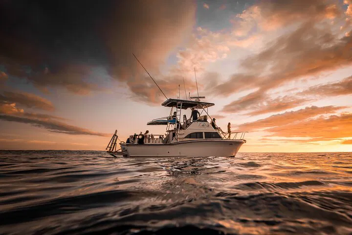 Waikiki Sunset Cruise: A Luxurious Private Yacht Experience