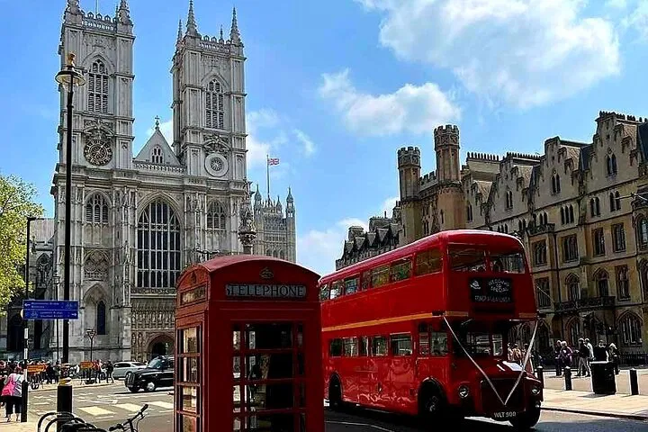 Royal London: Exclusive Westminster Abbey & Changing of the Guard Tour