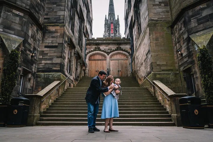 Edinburgh Castle Views: Capture Your Memories with a Pro Photographer!