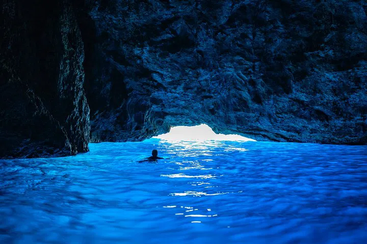 Marseille: Hike, Swim & Explore Blue Cave Adventure