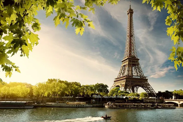 Eiffel Tower Photo Shoot: Capture Your Parisian Dream