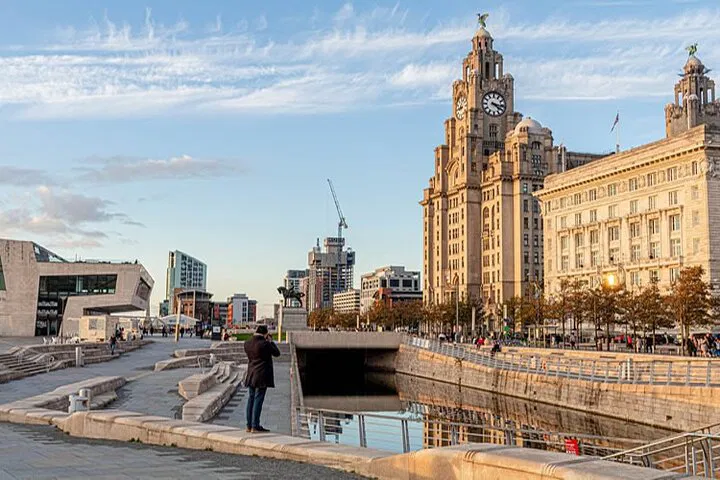 Uncover Liverpool's Rich History: A Captivating 2-Hour Walking Tour