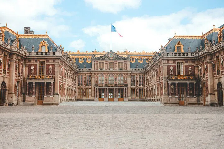 Versailles Palace & Marie Antoinette: Expert Guided Tour